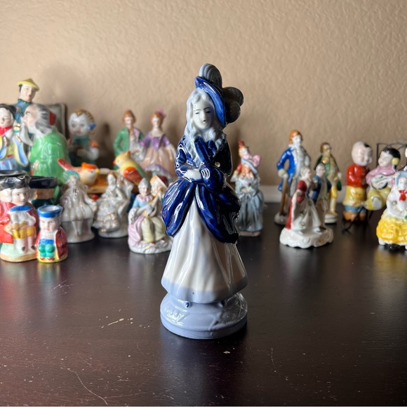 Vintage 1940's Big Made in Occupied Japan Colonial Lady, Victorian Style, mioj - Picture 2 of 8